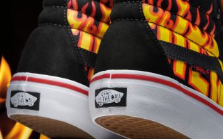 Vans Sonbaharda Sokakları Ateşe Veriyor