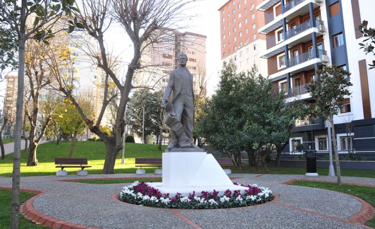 Namık Kemal Heykeli Kadıköy'de