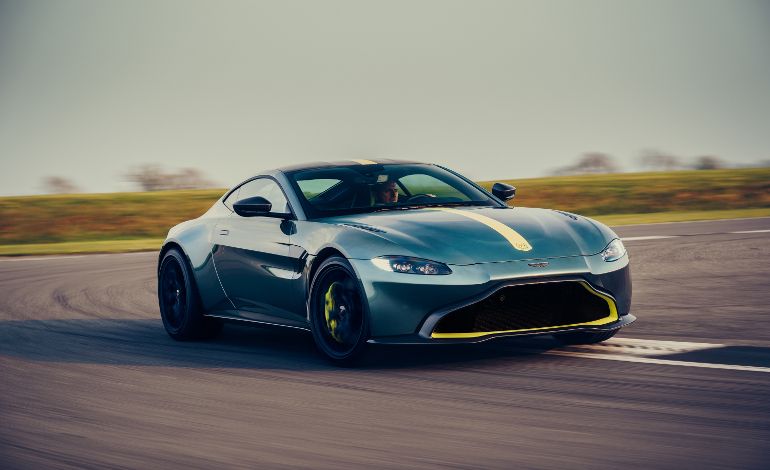Aston Martin En Hızlı Üstü Açık Modelini Tanıttı